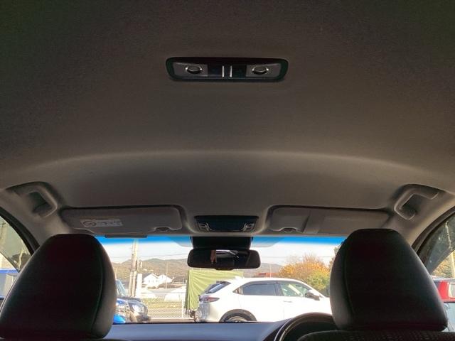 ヴェゼル ハイブリッドZ・ホンダセンシング レーダーサポート ワンセグ DVD再生機能 横滑り防止システム バックアイカメラ 盗難防止装置 シートヒーター付 スマ-トキ- ECOモード パワーウィンド パワステ(12枚目)