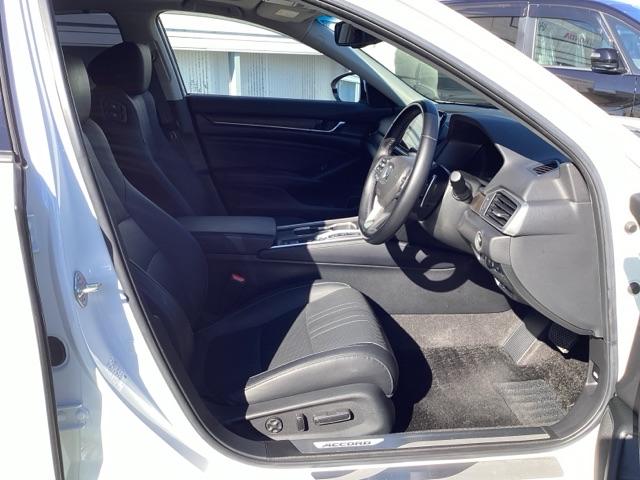 アコード EX カーテンエアバッグ イモビ 追突軽減ブレーキ オートエアコン LEDヘッドライト 皮シート 横滑り防止装置 地デジフルセグ スマキー シートヒーター USB接続 コーナーセンサー キーフリー(13枚目)