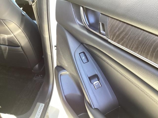 アコード EX カーテンエアバッグ イモビ 追突軽減ブレーキ オートエアコン LEDヘッドライト 皮シート 横滑り防止装置 地デジフルセグ スマキー シートヒーター USB接続 コーナーセンサー キーフリー(26枚目)