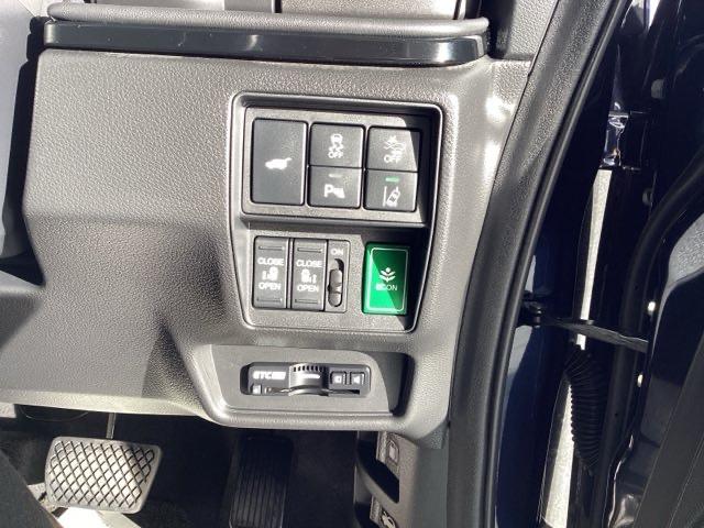 オデッセイ アブソルート・ＥＸ　シ－トヒ－タ－　バックモニター　ＷＡＣ　スマ－トキ－　セキュリティーアラーム　３列シート　ＤＶＤ再生　オートクルーズコントロール　パワーウィンドウ　エアバック　エアコン　横滑り防止（32枚目）