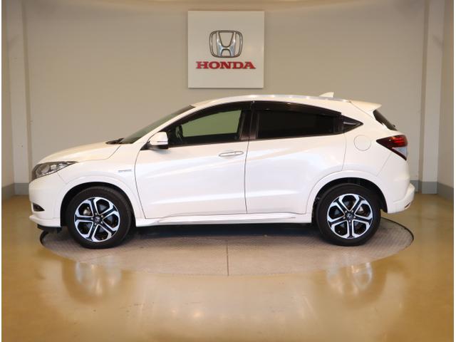 ヴェゼル ハイブリッドZ・ホンダセンシング レーダーサポート DVD再生機能 横滑り防止システム バックアイカメラ 盗難防止装置 フルセ シートヒーター付 スマ-トキ- ECOモード パワーウィンド ナビ&TV(4枚目)