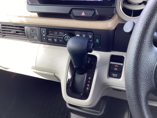 N-BOX ベースグレード 衝突軽減システム スマートキ- カーテンエアバック イモビライザー ECOモード 横滑り防止 オートクルーズ LEDヘッドライト キーフリー 地デジ パワーステアリング オートエアコン(12枚目)