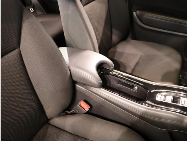 ヴェゼル ハイブリッドＸ・ホンダセンシング　地デジ　Ａクルーズ　Ｂモニ　スマキー　オートエアコン　ＶＳＡ　ＬＥＤヘッドライト　ＥＴＣ車載器　カーテンエアバッグ　ＡＢＳ　パワーウィンドウ　ＵＳＢ　Ｗエアバッグ（37枚目）