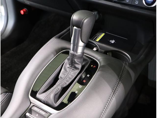 ＺＲ－Ｖ Ｚ　Ｄレコ　盗難防止システム　インテリキー　カーテンエアバック　地デジ　ＶＳＡ　クルコン　ＵＳＢ　エアコン　ターボ　本革シ－ト　クリアランスソナー　ＬＥＤヘッドライト　ＡＢＳ　オートライト　ナビＴＶ（17枚目）