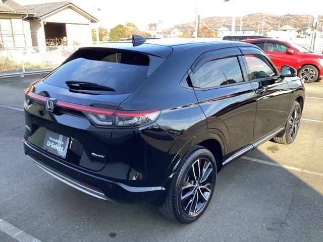 ヴェゼル ｅ：ＨＥＶＺ　衝突回避支援ブレーキ機能　１オナ　スマキ　Ｐトランク　フルオートエアコン　エアバッグ　両席エアバック　Ｒカメ　パワーウィンドウ　ＬＥＤランプ　ソナー　クルーズＣ　ナビ＆ＴＶ　禁煙（8枚目）