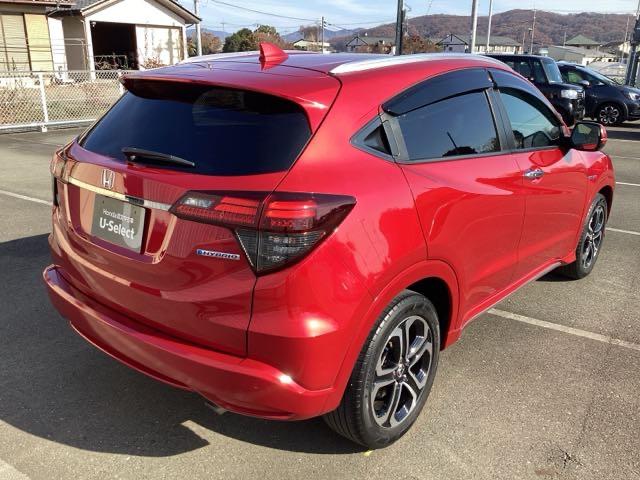 ヴェゼル ハイブリッド　１セグＴＶ　ナビＴＶ　イモビライザー　オートクルーズコントロール　キーレス　両席エアバック　エアバッグ　エアコン　ＥＳＣ　ＡＢＳ　ＥＴＣ車載器　エコモード　パワーステアリング　ＤＶＤ再生（8枚目）