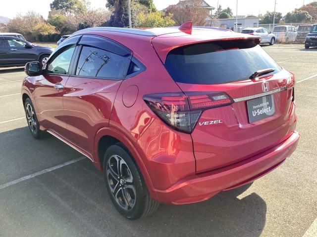 ヴェゼル ハイブリッド　１セグＴＶ　ナビＴＶ　イモビライザー　オートクルーズコントロール　キーレス　両席エアバック　エアバッグ　エアコン　ＥＳＣ　ＡＢＳ　ＥＴＣ車載器　エコモード　パワーステアリング　ＤＶＤ再生（9枚目）