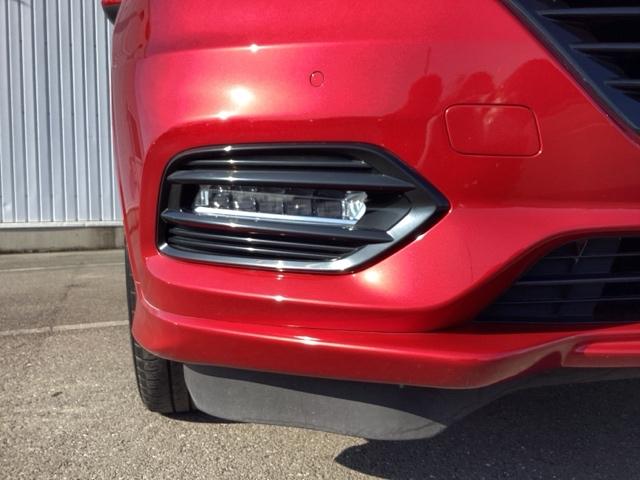 ヴェゼル ハイブリッド　１セグＴＶ　ナビＴＶ　イモビライザー　オートクルーズコントロール　キーレス　両席エアバック　エアバッグ　エアコン　ＥＳＣ　ＡＢＳ　ＥＴＣ車載器　エコモード　パワーステアリング　ＤＶＤ再生（11枚目）