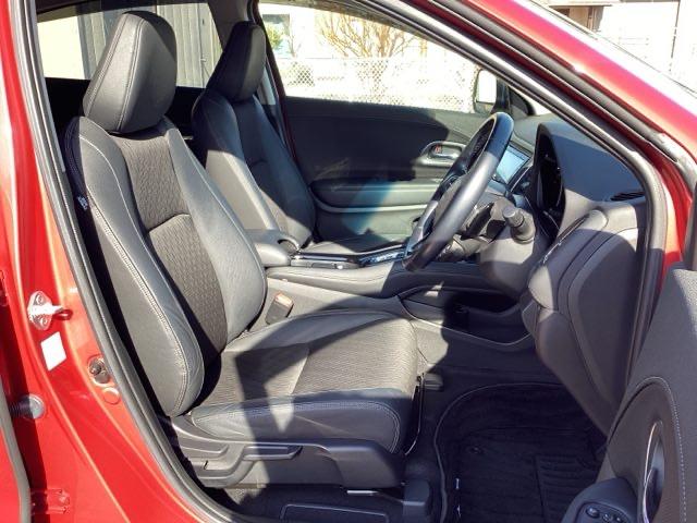 ヴェゼル ハイブリッド　１セグＴＶ　ナビＴＶ　イモビライザー　オートクルーズコントロール　キーレス　両席エアバック　エアバッグ　エアコン　ＥＳＣ　ＡＢＳ　ＥＴＣ車載器　エコモード　パワーステアリング　ＤＶＤ再生（16枚目）