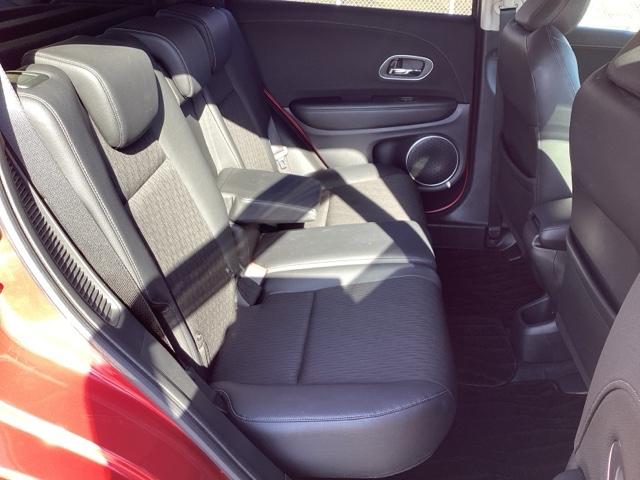 ヴェゼル ハイブリッド　１セグＴＶ　ナビＴＶ　イモビライザー　オートクルーズコントロール　キーレス　両席エアバック　エアバッグ　エアコン　ＥＳＣ　ＡＢＳ　ＥＴＣ車載器　エコモード　パワーステアリング　ＤＶＤ再生（17枚目）