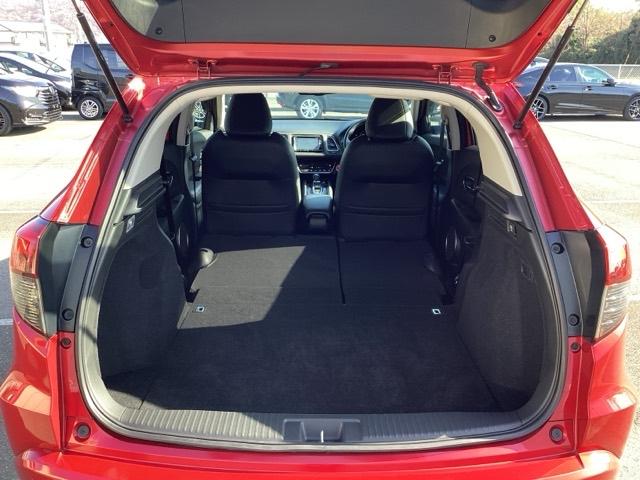 ヴェゼル ハイブリッド　１セグＴＶ　ナビＴＶ　イモビライザー　オートクルーズコントロール　キーレス　両席エアバック　エアバッグ　エアコン　ＥＳＣ　ＡＢＳ　ＥＴＣ車載器　エコモード　パワーステアリング　ＤＶＤ再生（23枚目）