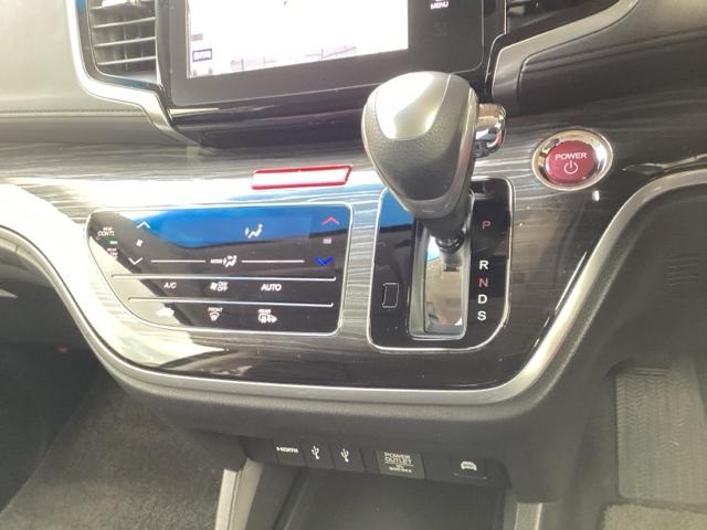 オデッセイハイブリッド ハイブリッドアブソルート・ホンダセンシンアドバンスP 衝突被害軽減 オートクルーズコントロール スマ-トキ- ナビTV AAC VSA 360度カメラ 盗難防止装置 Pアシスト DVD再生 三列シート(14枚目)