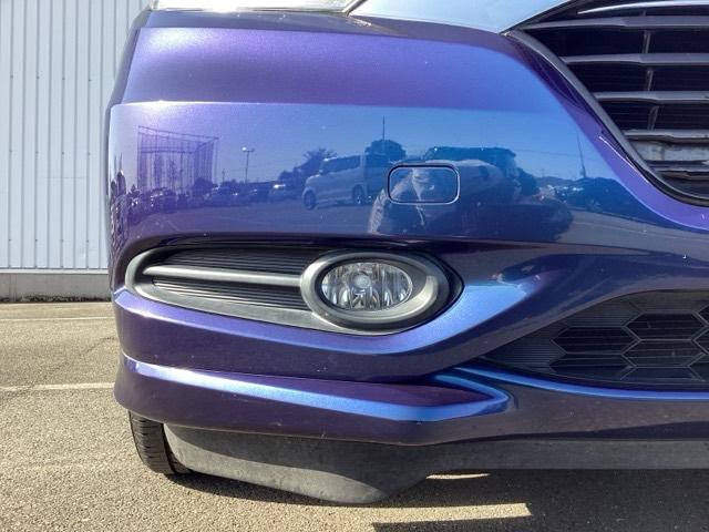 ヴェゼル ハイブリッドＺ　Ｒカメ　スマキー　革　ワンオーナー　ＬＥＤランプ　禁煙　ＥＴＣ付　シ－トヒ－タ－　サイドカーテンエアバック　運転席助手席エアバッグ　ＶＳＡ　パワーステアリング　フルオートエアコン（11枚目）