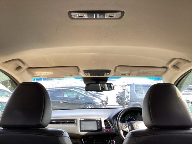 ヴェゼル ハイブリッドＺ　Ｒカメ　スマキー　革　ワンオーナー　ＬＥＤランプ　禁煙　ＥＴＣ付　シ－トヒ－タ－　サイドカーテンエアバック　運転席助手席エアバッグ　ＶＳＡ　パワーステアリング　フルオートエアコン（15枚目）