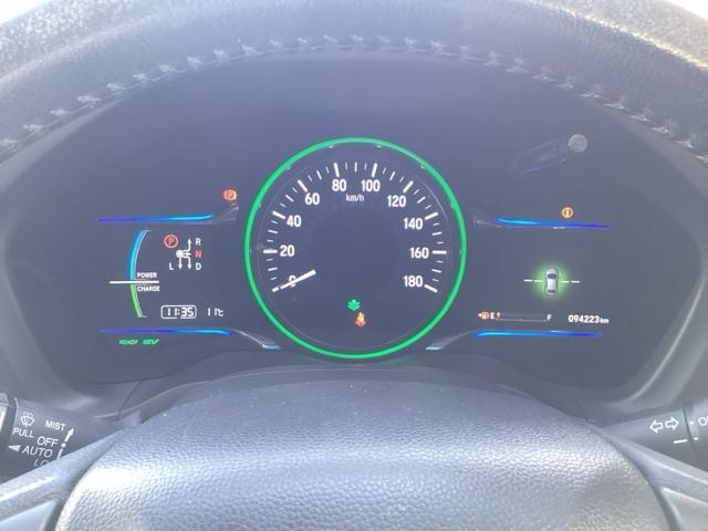 ヴェゼル ハイブリッドＺ　Ｒカメ　スマキー　革　ワンオーナー　ＬＥＤランプ　禁煙　ＥＴＣ付　シ－トヒ－タ－　サイドカーテンエアバック　運転席助手席エアバッグ　ＶＳＡ　パワーステアリング　フルオートエアコン（19枚目）