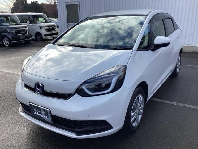 フィット ｅ：ＨＥＶホーム　前後誤発進抑制機能　クリソナ　助手席エアバッグ　運転席エアバッグ　１オナ　アイドリングストップ　禁煙　ＬＥＤライト　バックカメラ　ＡＢＳ　サイドエアバッグ　オートクルーズコントロール（7枚目）