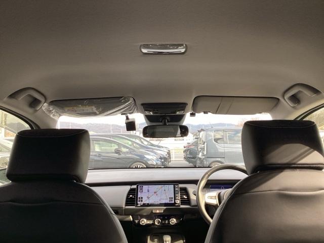 フィット ｅ：ＨＥＶホーム　前後誤発進抑制機能　クリソナ　助手席エアバッグ　運転席エアバッグ　１オナ　アイドリングストップ　禁煙　ＬＥＤライト　バックカメラ　ＡＢＳ　サイドエアバッグ　オートクルーズコントロール（14枚目）