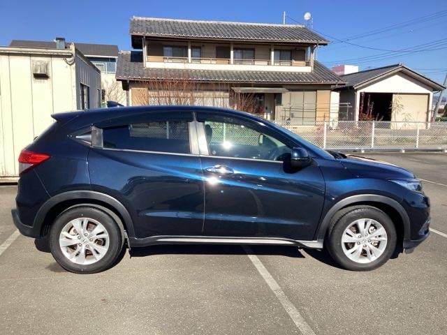 ヴェゼル Ｘ・ホンダセンシング　ワンセグ　シートヒーター　Ｒカメラ　Ｗエアバッグ　盗難防止　禁煙　アクティブクルーズコントロール　オートエアコン　ＬＥＤランプ　衝突軽減ブレ－キ　整備記録簿　カーテンエアバック（4枚目）