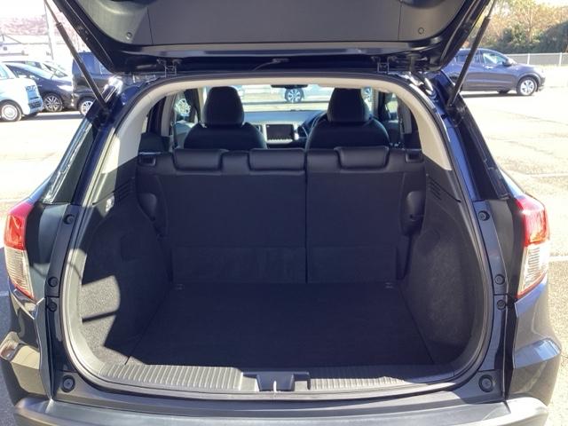 ヴェゼル Ｘ・ホンダセンシング　ワンセグ　シートヒーター　Ｒカメラ　Ｗエアバッグ　盗難防止　禁煙　アクティブクルーズコントロール　オートエアコン　ＬＥＤランプ　衝突軽減ブレ－キ　整備記録簿　カーテンエアバック（21枚目）