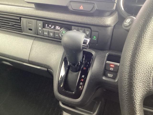 Ｎ－ＢＯＸカスタム ベースグレード　Ｗ電動ドア　ＵＳＢ接続　ＣＭＢＳ　Ｄレコ　ベンチシート　オートエアコン　スマートキ　ＬＥＤ　盗難防止装置　クルコン　ＥＴＣ　バックカメラ　フルセグＴＶ　パワーステアリング　エアバッグ（10枚目）