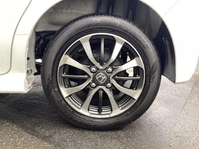 Ｎ－ＢＯＸカスタム ベースグレード　Ｗ電動ドア　ＵＳＢ接続　ＣＭＢＳ　Ｄレコ　ベンチシート　オートエアコン　スマートキ　ＬＥＤ　盗難防止装置　クルコン　ＥＴＣ　バックカメラ　フルセグＴＶ　パワーステアリング　エアバッグ（17枚目）