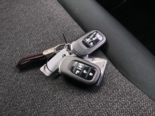 Ｎ－ＢＯＸカスタム ベースグレード　Ｗ電動ドア　ＵＳＢ接続　ＣＭＢＳ　Ｄレコ　ベンチシート　オートエアコン　スマートキ　ＬＥＤ　盗難防止装置　クルコン　ＥＴＣ　バックカメラ　フルセグＴＶ　パワーステアリング　エアバッグ（23枚目）