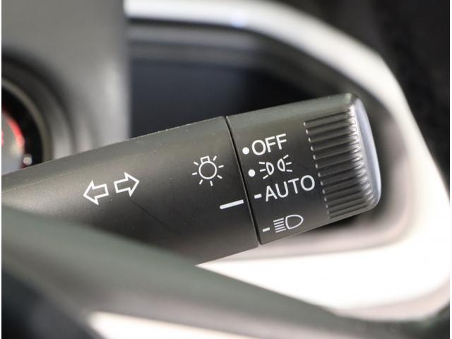 フィット ｅ：ＨＥＶホーム　前後誤発進抑制機能　クリソナ　助手席エアバッグ　運転席エアバッグ　アイドリングストップ　ＬＥＤライト　ＵＳＢ接続　バックカメラ　ＡＢＳ　サイドエアバッグ　オートクルーズコントロール（32枚目）