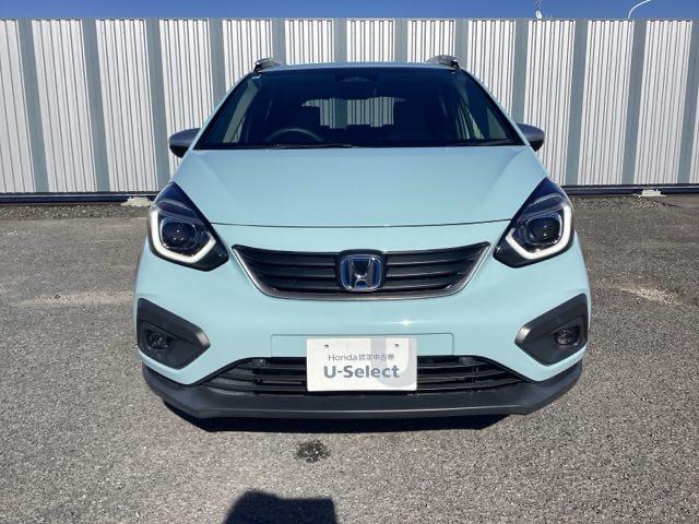 フィット ｅ：ＨＥＶクロスター　ナビＴＶ　ＵＳＢ接続　サイドエアバック　キーレス　フルセグＴＶ　リアカメラ　ＬＥＤライト　クリアランスソナー　ＤＶＤ再生　４ＷＤ　スマートキー　ＥＴＣ　横滑り防止装置　エアバッグ（2枚目）