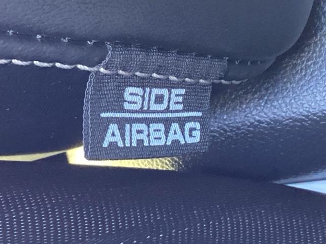 フィット ｅ：ＨＥＶクロスター　ナビＴＶ　ＵＳＢ接続　サイドエアバック　キーレス　フルセグＴＶ　リアカメラ　ＬＥＤライト　クリアランスソナー　ＤＶＤ再生　４ＷＤ　スマートキー　ＥＴＣ　横滑り防止装置　エアバッグ（21枚目）