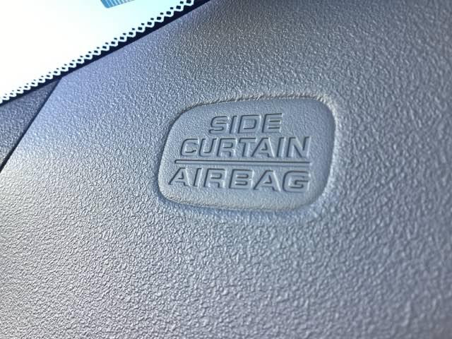 フィット ｅ：ＨＥＶクロスター　ナビＴＶ　ＵＳＢ接続　サイドエアバック　キーレス　フルセグＴＶ　リアカメラ　ＬＥＤライト　クリアランスソナー　ＤＶＤ再生　４ＷＤ　スマートキー　ＥＴＣ　横滑り防止装置　エアバッグ（29枚目）