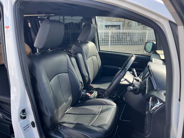 ヴォクシー ＺＳ　煌　禁煙　１０型ナビ・１２型後席モニター　ＢＬＩＴＺ車高調／１２．１インチ後席モニター／ＴＲＤフルエアロ／１０インチＳＤナビ／トヨタセーフティーセンス／両側自動スライドドア／バックカメラ／ＬＥＤヘッドライト／１２セグＴＶ／コーナーセンサー（23枚目）