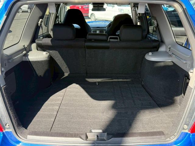 フォレスター クロススポーツＳエディション／弊社下取直販／ローダウン／　禁煙車／フルタイム４ＷＤ／水平対向４気筒ターボ／ＳＴＩ１７インチアルミ／２０２２年製タイヤ／Ｒスポイラー／キーレス／ＣＤ／ＬＥＤライト／スペアキー／電動格納ミラー／バケットシート（23枚目）