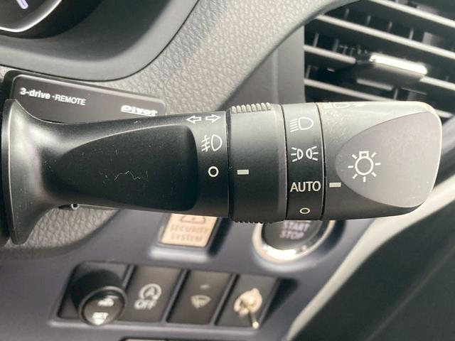 ヴォクシー ZS 禁煙/トヨタセーフティセンス/モデリスタエアロ/両側電動スライドドア/10インチナビ/11.4インチ後席モニター/バックカメラ/ETC/2022年製タイヤ/HID/TEIN車高調/黒革調シートカバー(17枚目)