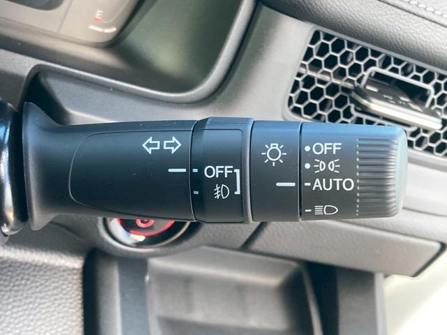 ステップワゴン ｅ：ＨＥＶスパーダ　登録済未使用車　ホンダセンシング　１１．４インチナビ／１５．６インチフリップダウン＆マルチビューカメラ／両側電動スライド／電動リアゲート／ＢＳＭシートヒーター／ハーフレザーシート／フルセグＴＶ／ブルートゥース／ＬＥＤ（17枚目）