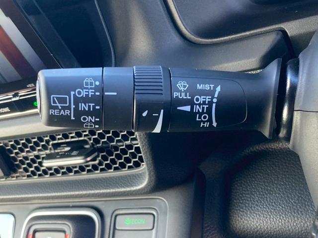 ステップワゴン ｅ：ＨＥＶスパーダ　登録済未使用車　ホンダセンシング　１１．４インチナビ／１５．６インチフリップダウン＆マルチビューカメラ／両側電動スライド／電動リアゲート／ＢＳＭシートヒーター／ハーフレザーシート／フルセグＴＶ／ブルートゥース／ＬＥＤ（18枚目）