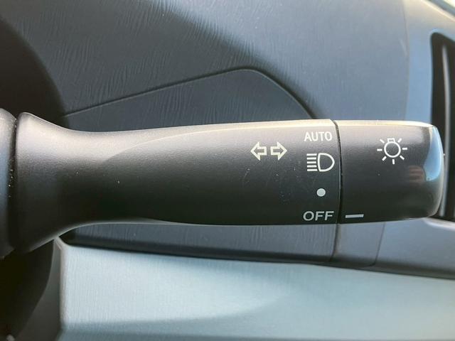 プリウス Ｓ　禁煙／メモリーナビＡＶＮ１３８Ｗ／１セグＴＶ／バックカメラ／ビルトインＥＴＣ／ＡＵＸ／プッシュスタート／ＨＩＤ／盗難防止／２０２３年製ダンロップタイヤ／リアスポイラー／（16枚目）