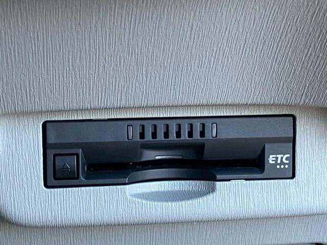 プリウス Ｓ　禁煙／メモリーナビＡＶＮ１３８Ｗ／１セグＴＶ／バックカメラ／ビルトインＥＴＣ／ＡＵＸ／プッシュスタート／ＨＩＤ／盗難防止／２０２３年製ダンロップタイヤ／リアスポイラー／（25枚目）
