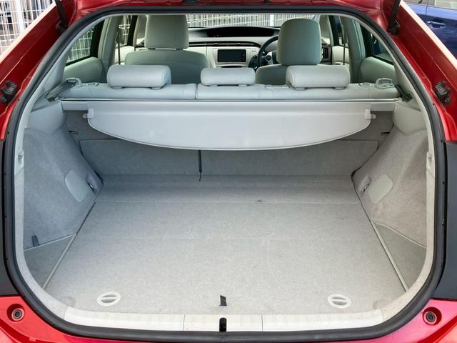 プリウス Ｓ　禁煙／メモリーナビＡＶＮ１３８Ｗ／１セグＴＶ／バックカメラ／ビルトインＥＴＣ／ＡＵＸ／プッシュスタート／ＨＩＤ／盗難防止／２０２３年製ダンロップタイヤ／リアスポイラー／（27枚目）