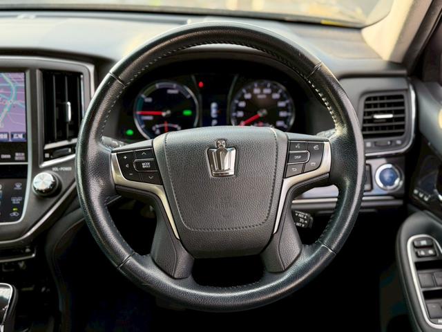 クラウンハイブリッド アスリートＧ　禁煙／トヨタセーフティセンス／９インチナビ／フルセグＴＶ／ＥＴＣ／バックカメラ／ＢＬＵＥＴＯＯＴＨ／純正ドラレコ／クルコン／電動黒革シート／ＬＥＤ／フォグ／盗難防止／スペアキー／記録簿／保証書（14枚目）