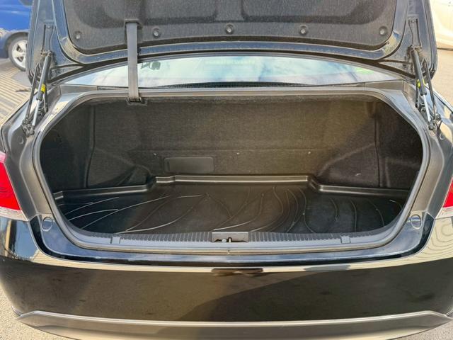 クラウンハイブリッド アスリートＧ　禁煙／トヨタセーフティセンス／９インチナビ／フルセグＴＶ／ＥＴＣ／バックカメラ／ＢＬＵＥＴＯＯＴＨ／純正ドラレコ／クルコン／電動黒革シート／ＬＥＤ／フォグ／盗難防止／スペアキー／記録簿／保証書（28枚目）