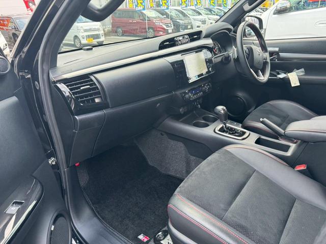 ハイラックス Ｚ　ＧＲスポーツ衝突軽減【走行１９，２５４ｋｍ◆６速ＡＴ】　【禁煙車１オーナー】【全方位カメラ◆Ｂｌｕｅｔｏｏｔｈオーディオ対応ＳＤナビ◆ミラー型ドラレコ２カメラ】トノカバー◆ＡＣＣ◆パーキングソナー◆ハーフレザー電動シート◆ＬＥＤ＆フォグ◆スペアキー◆保証書（19枚目）