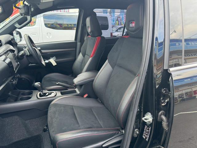 ハイラックス Ｚ　ＧＲスポーツ衝突軽減【走行１９，２５４ｋｍ◆６速ＡＴ】　【禁煙車１オーナー】【全方位カメラ◆Ｂｌｕｅｔｏｏｔｈオーディオ対応ＳＤナビ◆ミラー型ドラレコ２カメラ】トノカバー◆ＡＣＣ◆パーキングソナー◆ハーフレザー電動シート◆ＬＥＤ＆フォグ◆スペアキー◆保証書（20枚目）