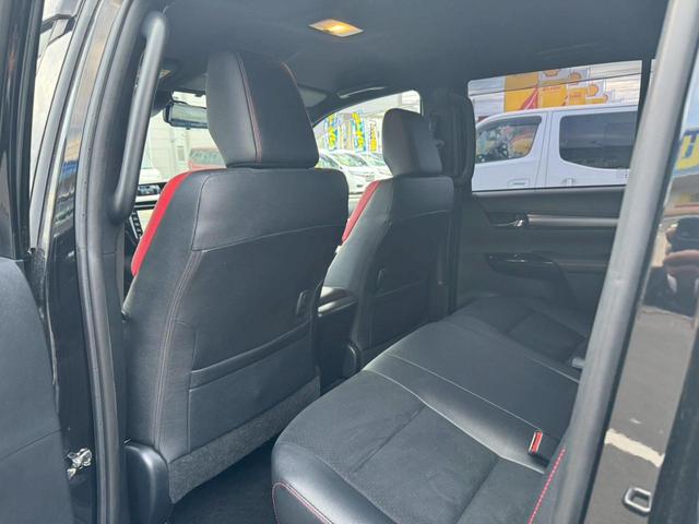 ハイラックス Ｚ　ＧＲスポーツ衝突軽減【走行１９，２５４ｋｍ◆６速ＡＴ】　【禁煙車１オーナー】【全方位カメラ◆Ｂｌｕｅｔｏｏｔｈオーディオ対応ＳＤナビ◆ミラー型ドラレコ２カメラ】トノカバー◆ＡＣＣ◆パーキングソナー◆ハーフレザー電動シート◆ＬＥＤ＆フォグ◆スペアキー◆保証書（21枚目）