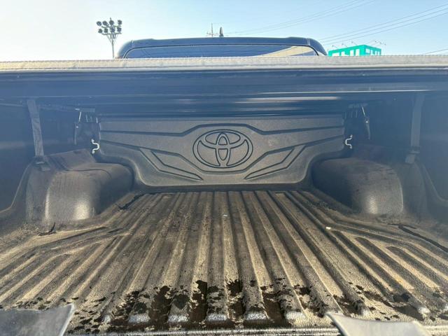 ハイラックス Ｚ　ＧＲスポーツ衝突軽減【走行１９，２５４ｋｍ◆６速ＡＴ】　【禁煙車１オーナー】【全方位カメラ◆Ｂｌｕｅｔｏｏｔｈオーディオ対応ＳＤナビ◆ミラー型ドラレコ２カメラ】トノカバー◆ＡＣＣ◆パーキングソナー◆ハーフレザー電動シート◆ＬＥＤ＆フォグ◆スペアキー◆保証書（24枚目）