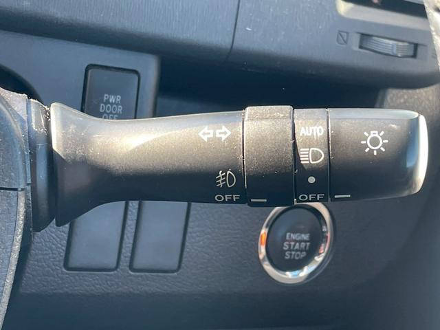 ヴォクシー ＺＳ　煌ＩＩ　禁煙／エアロ／両側電動スライドドア／７人乗り／純正ＳＤナビ／フルセグＴＶ／ＢＬＵＥＴＯＯＴＨ／バックカメラ／ＥＴＣ／オートエアコン／ＨＩＤ／フォグ／パドルシフト／マット／バイザー／プッシュスタート（17枚目）