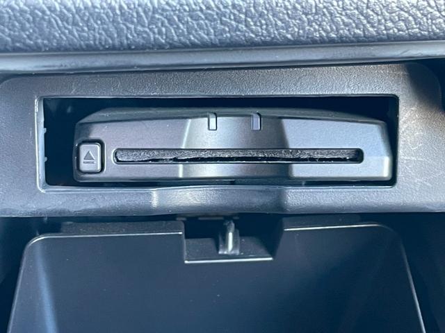 ヴォクシー ＺＳ　煌ＩＩ　禁煙／エアロ／両側電動スライドドア／７人乗り／純正ＳＤナビ／フルセグＴＶ／ＢＬＵＥＴＯＯＴＨ／バックカメラ／ＥＴＣ／オートエアコン／ＨＩＤ／フォグ／パドルシフト／マット／バイザー／プッシュスタート（23枚目）