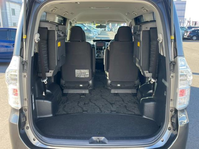 ヴォクシー ＺＳ　煌ＩＩ　禁煙／エアロ／両側電動スライドドア／７人乗り／純正ＳＤナビ／フルセグＴＶ／ＢＬＵＥＴＯＯＴＨ／バックカメラ／ＥＴＣ／オートエアコン／ＨＩＤ／フォグ／パドルシフト／マット／バイザー／プッシュスタート（27枚目）