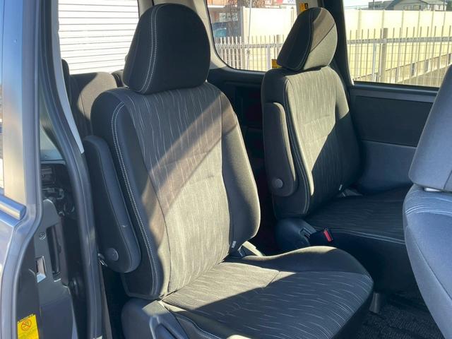 ヴォクシー ＺＳ　煌ＩＩ　禁煙／エアロ／両側電動スライドドア／７人乗り／純正ＳＤナビ／フルセグＴＶ／ＢＬＵＥＴＯＯＴＨ／バックカメラ／ＥＴＣ／オートエアコン／ＨＩＤ／フォグ／パドルシフト／マット／バイザー／プッシュスタート（29枚目）