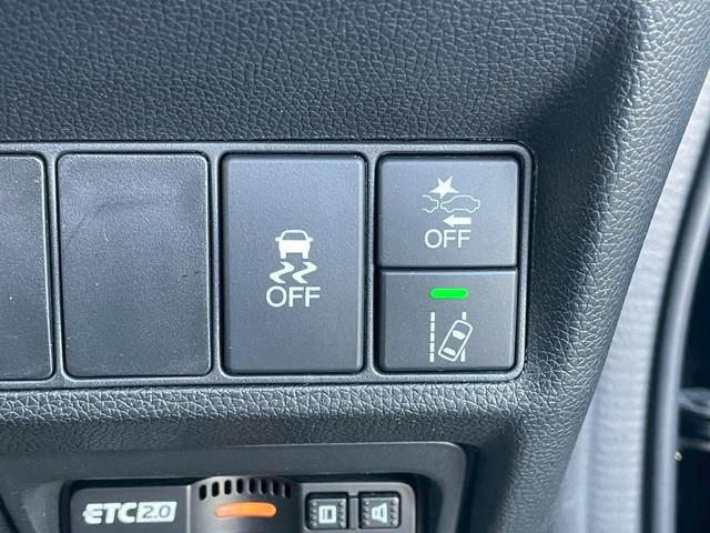 ステップワゴン 　禁煙／ホンダセンシング／両側電動スライドドア／９インチナビ／１１．６インチ後席モニター／全方位カメラ／ＥＴＣ２．０／シートヒーター／ハーフレザーシート／ＬＥＤ／フォグ／スペアキー／わくわくゲート／（30枚目）