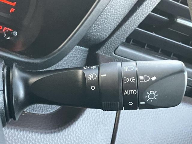 タンク Ｘ　Ｓ　禁煙／自動スライドドア／純正ナビ／フルセグＴＶ／バックカメラ／ＥＴＣ／ソナー／ＡＵＸ／１セグＴＶ／シートヒーター／プッシュスタート／盗難防止／フォグ／アイドリングストップ／２０２１年製タイヤ（17枚目）